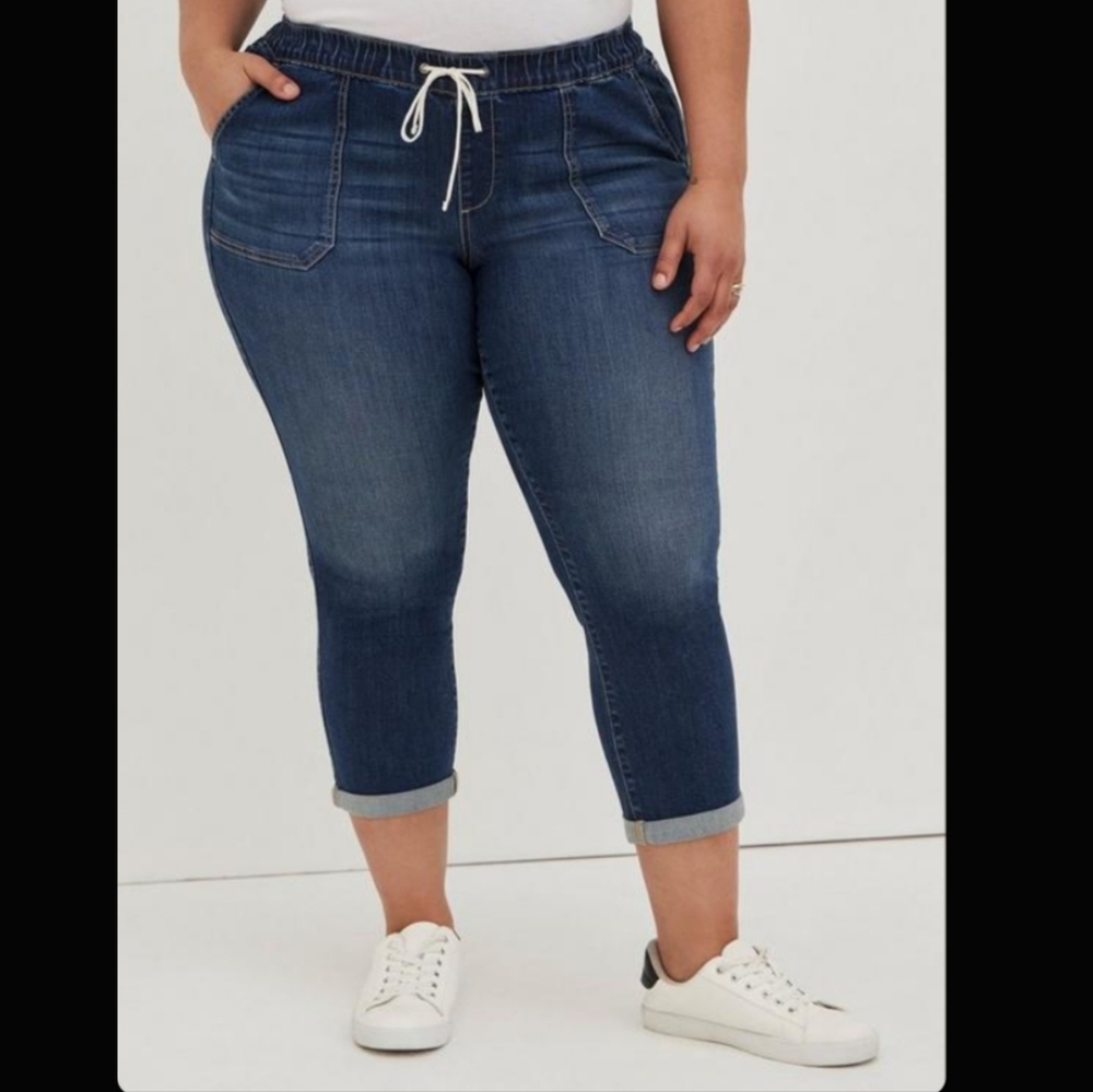 Torrid Size 3 Pull-on Drawstring Crop Jeans/Capris